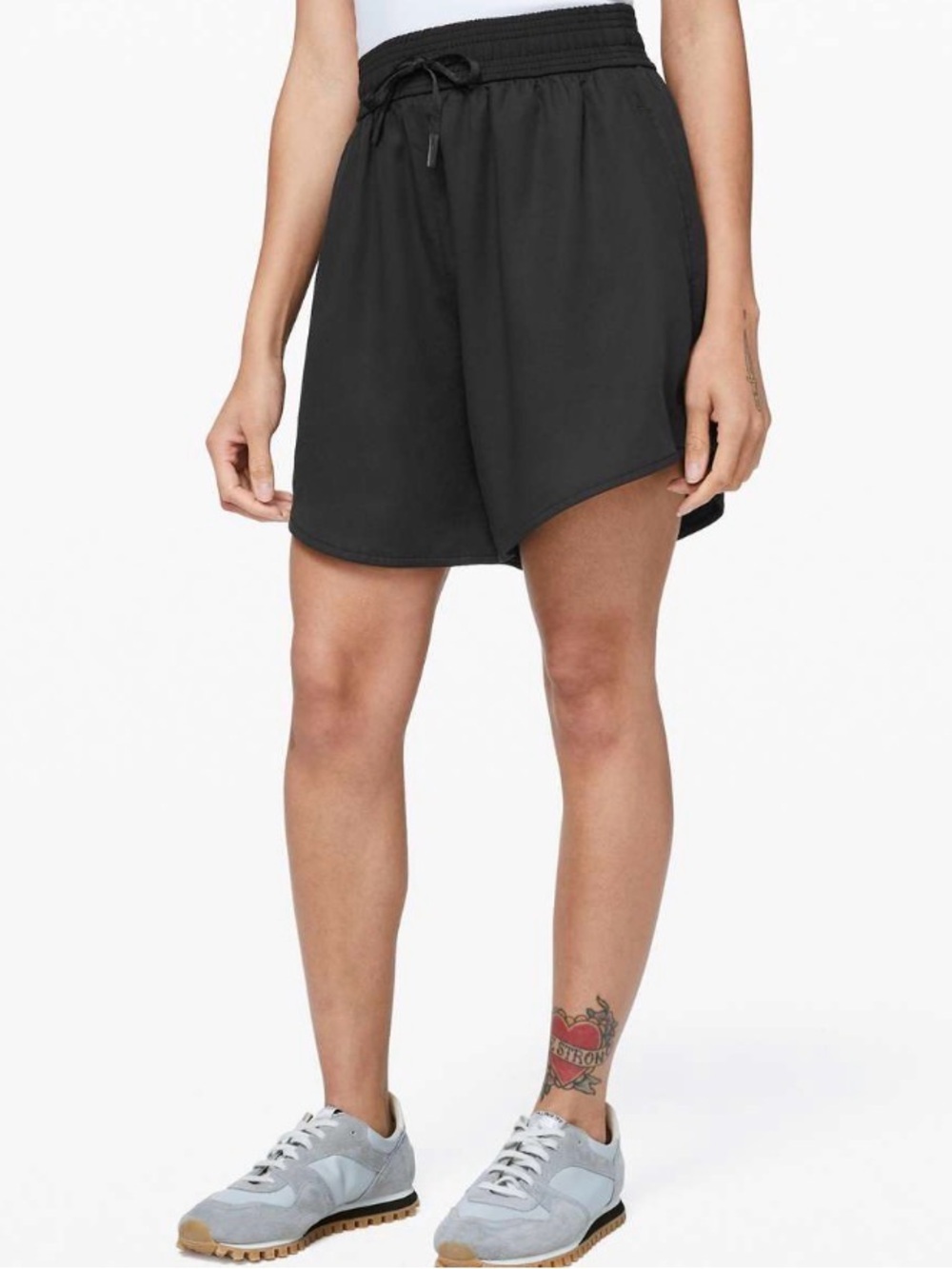 Lululemon Feeling Femme Short 5” size 4
